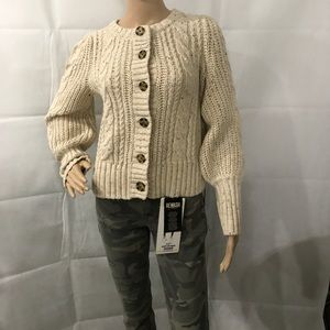 Chunky knit, puffed sleeve sweater